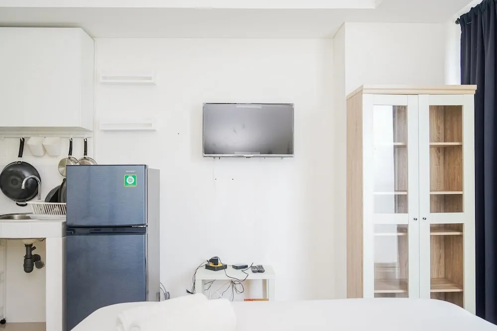Beautiful and Comfy Studio at Silk Town Apartment