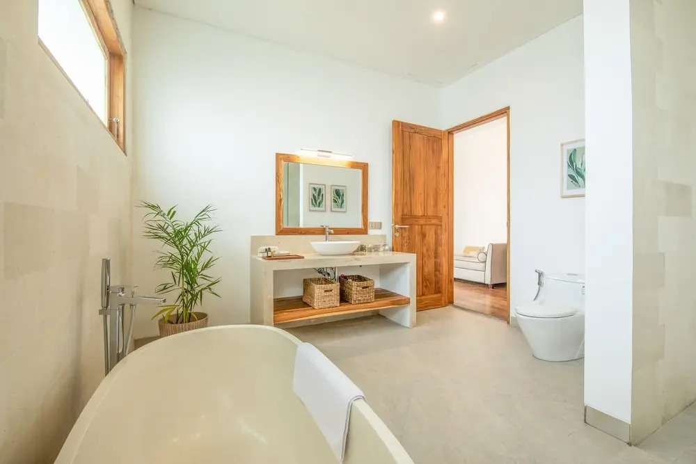Breeze Opulent 6 BR in With Ocean View 5 Mins to Savaya