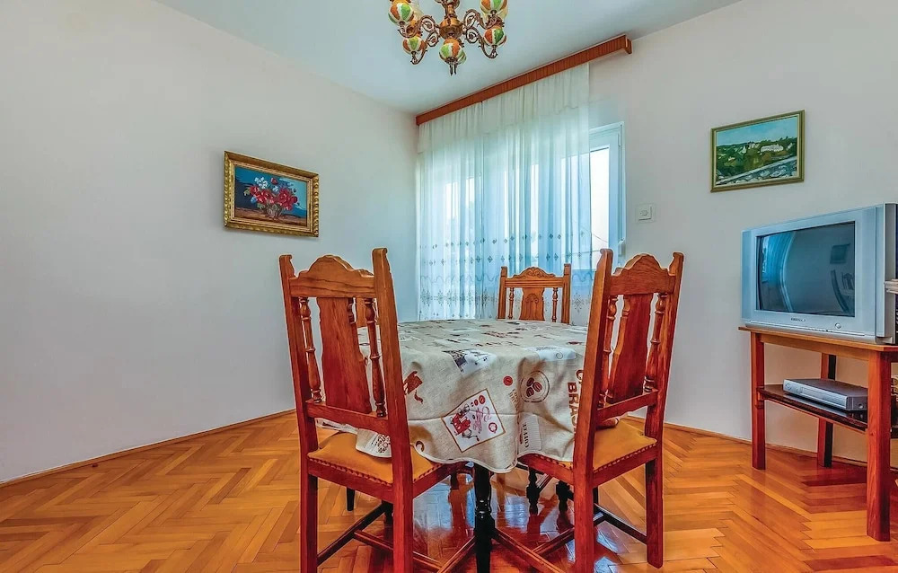 Awesome Apartment in Jadranovo With 2 Bedrooms and Wifi