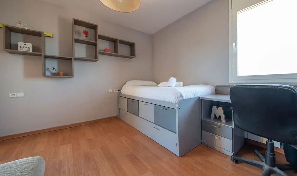 Modern House 2 Km from The Beach (R87)