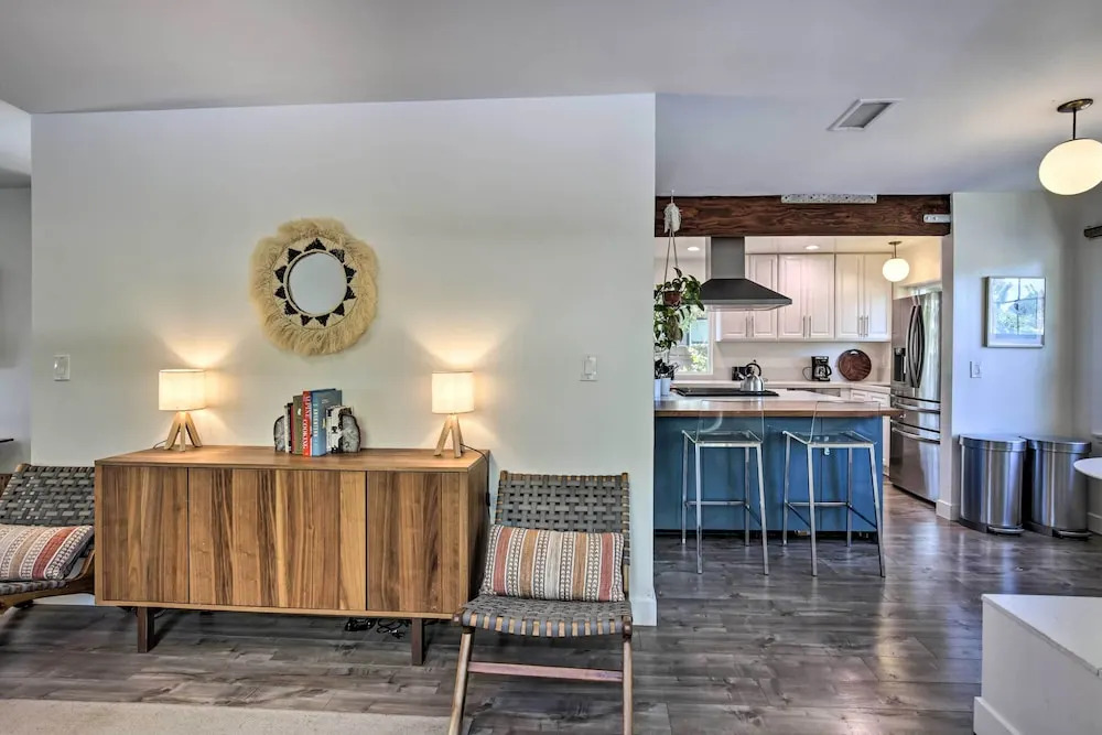 San Diego Gem w/ Private Hot Tub, Close to Dtwn!