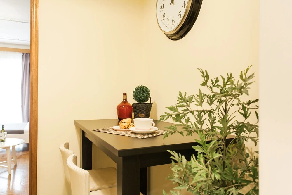 Athenian Home by Livin Urbban