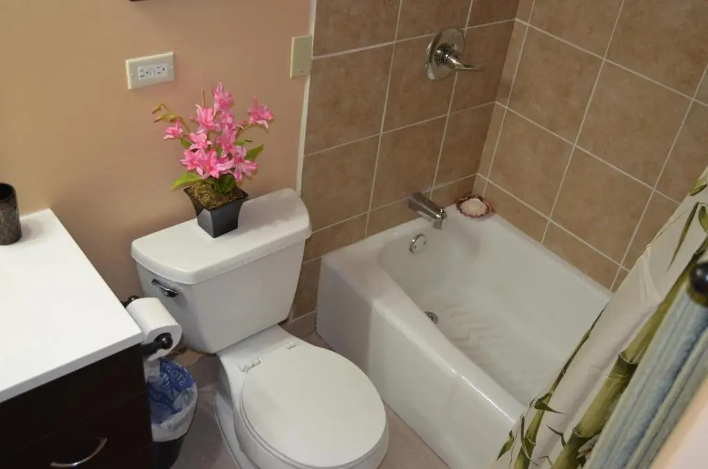 Waikiki Condo Just Remodeled Kuhio Village 202A