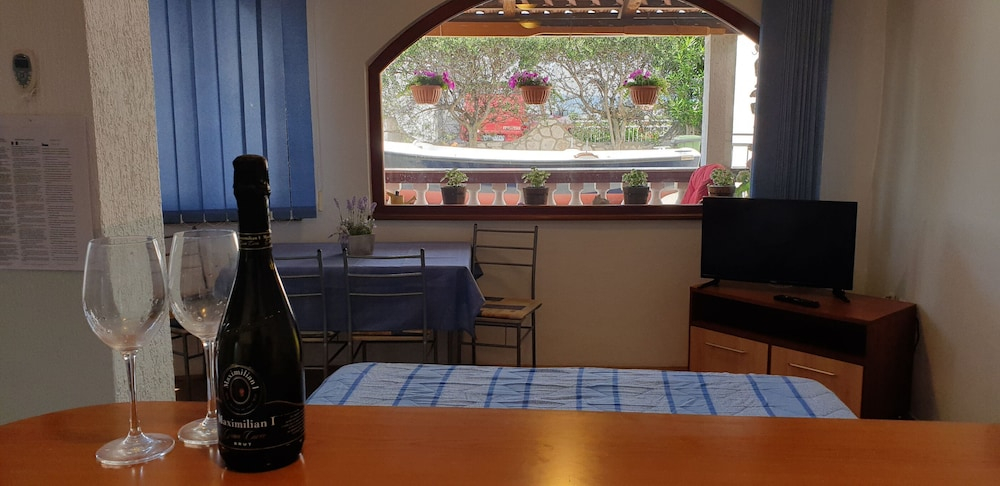 Apartment Goran