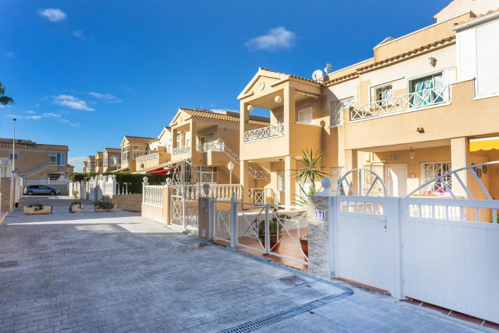 Tara 2 bed Townhouse in Torrevieja