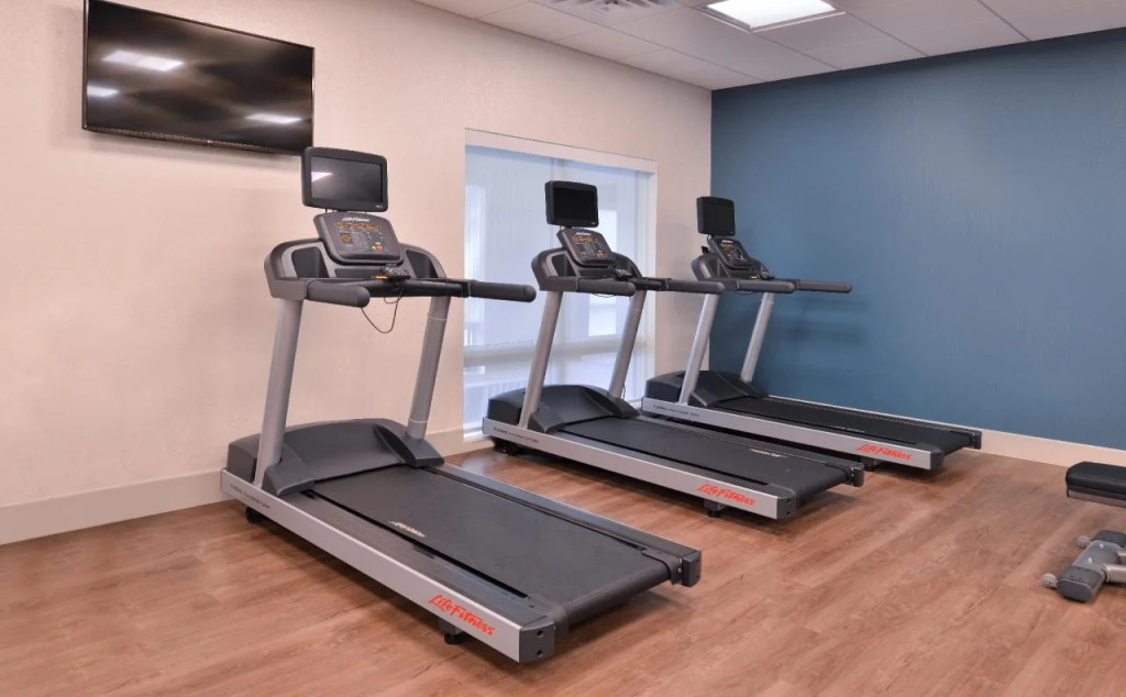 Holiday Inn Express & Suites - Marshalltown by IHG