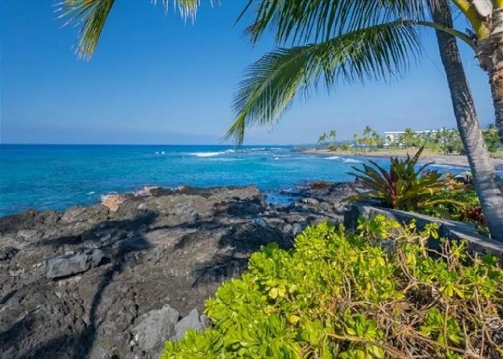 Surf & Racquet Club Lovely open and airy 2bd/2bth 2nd floor unit.