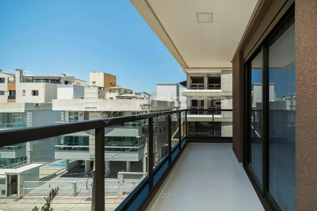 206- Recanto dos Girassóis - Lindo Apartamento de alto padrão com excelente localização na praia de Bombas.
