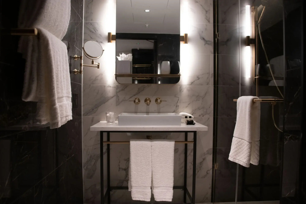 The Guardsman Hotel