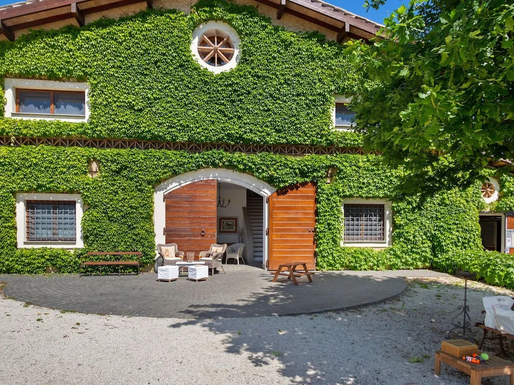 Scenic Apartment in Rome near Lago di Martignano