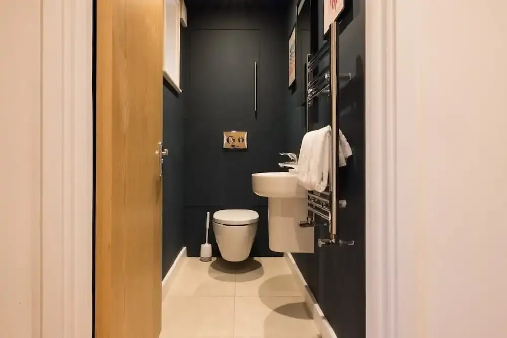 The Goldhawk Gem - Modern Bright 2bdr With Patio and Garden, London