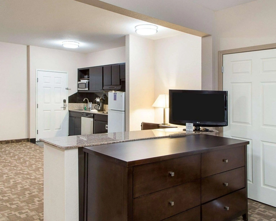 Suburban Extended Stay LaPlace