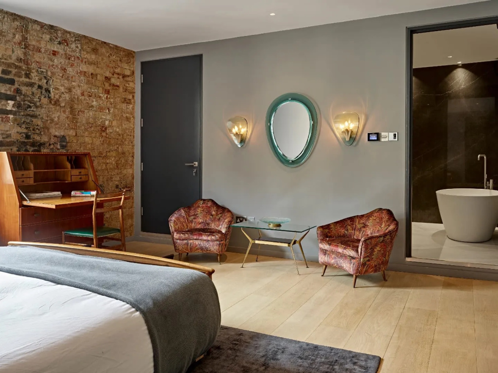 One of a Kind Victorian Luxury Loft in Clerkenwell
