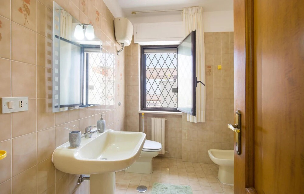 Stunning Home in Cetraro With 3 Bedrooms and Wifi
