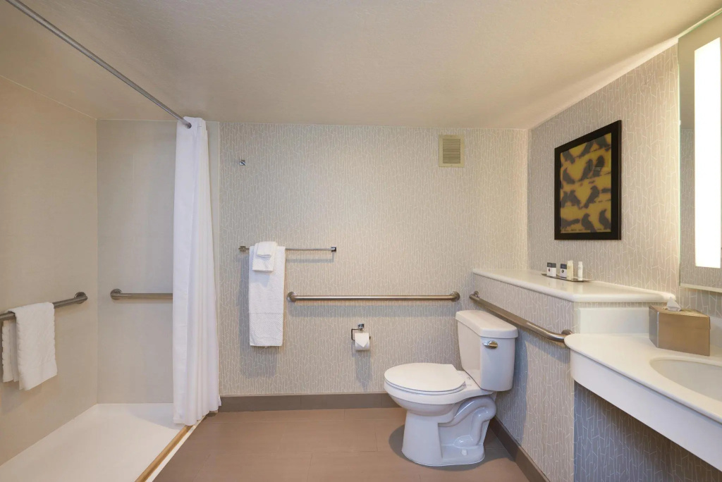 DoubleTree by Hilton Fresno Convention Center