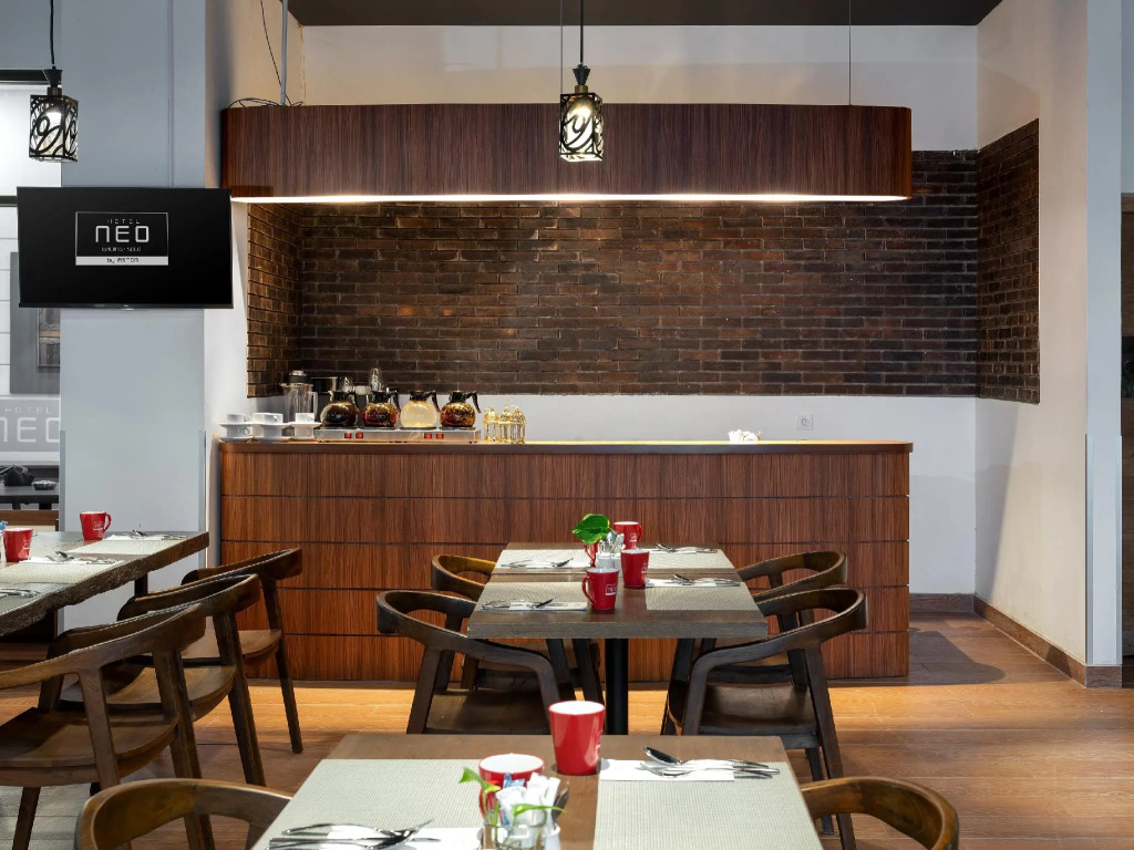 Hotel Neo Gading Solo
