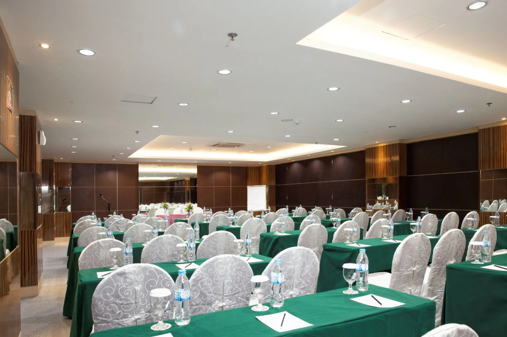 GiiA Hotel Nagoya Batam