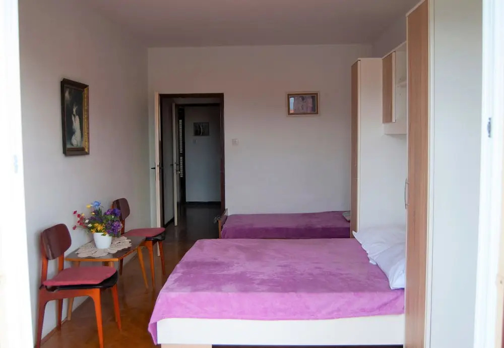 Apartments and Rooms Slavica
