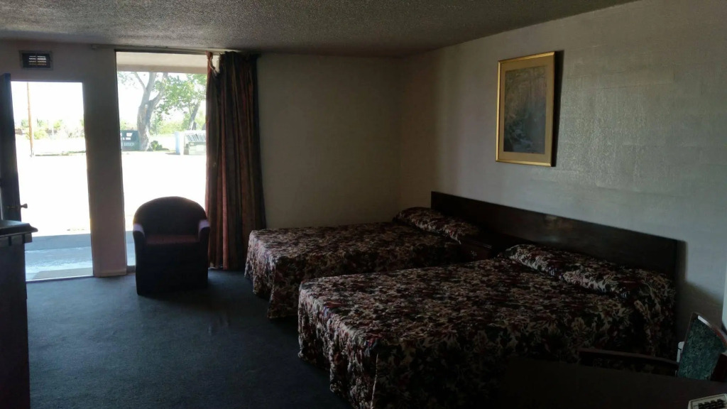 Essex House Motel
