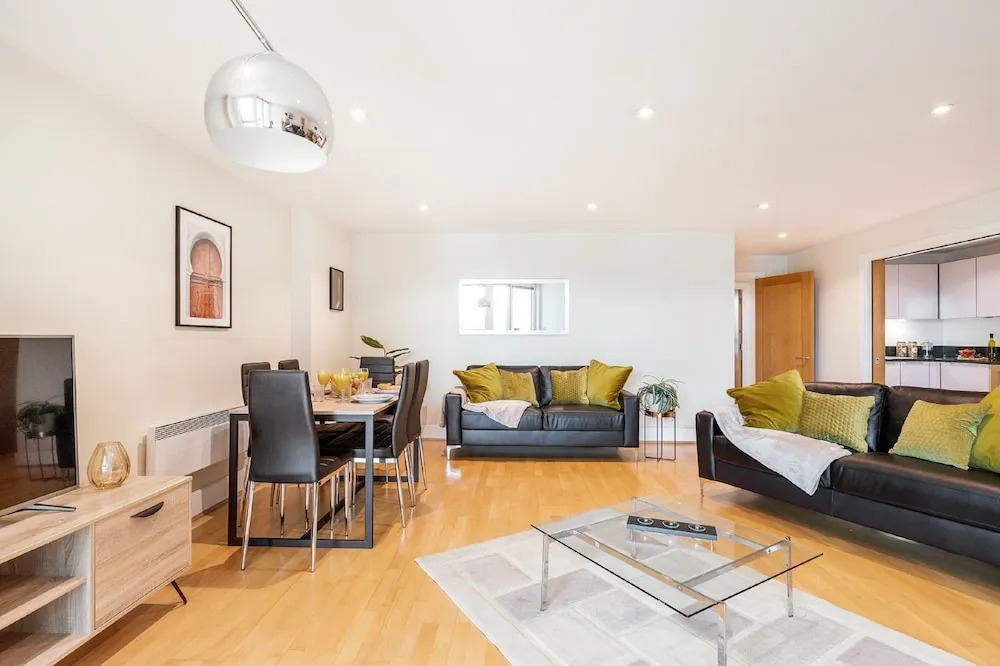 Vauxhall Riverside Private Apartments