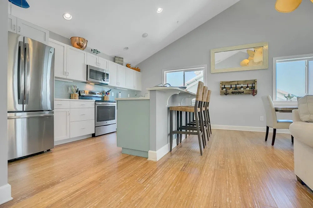 Contemporary 3br/3.5ba W/ Gulf View, Walk To Beach 3 Bedroom Home