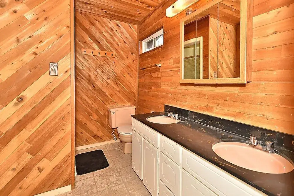 3BR 2BA Heavenly Chalet by RedAwning