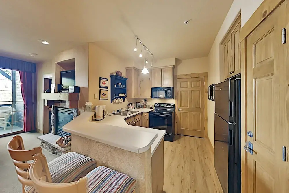 8203ns20 2 Bedroom Condo