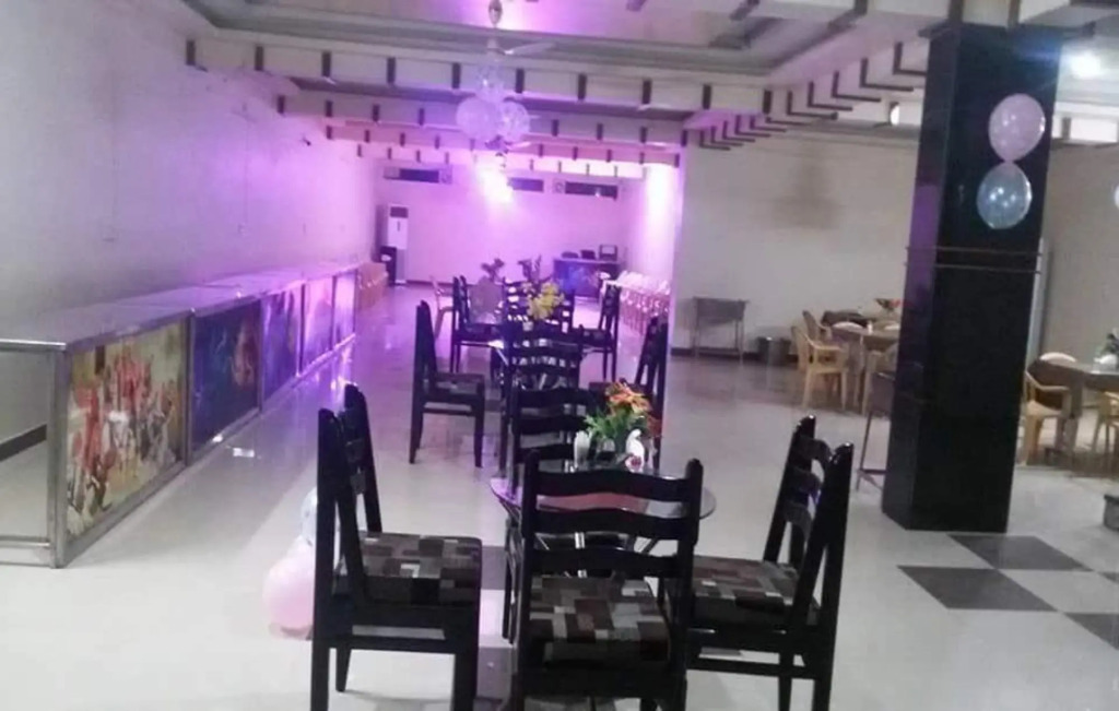Hotel Friends and Restaurant