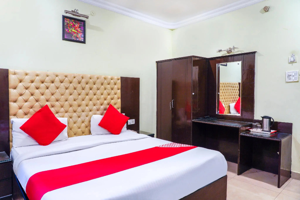 OYO 67184 Hotel Grand Inn