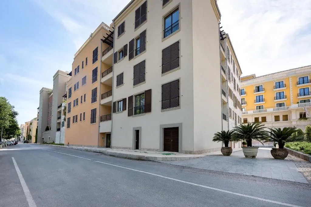 Porto Montenegro Tara 302