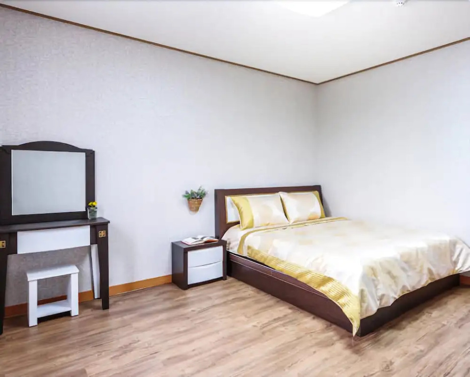 Mendorong House