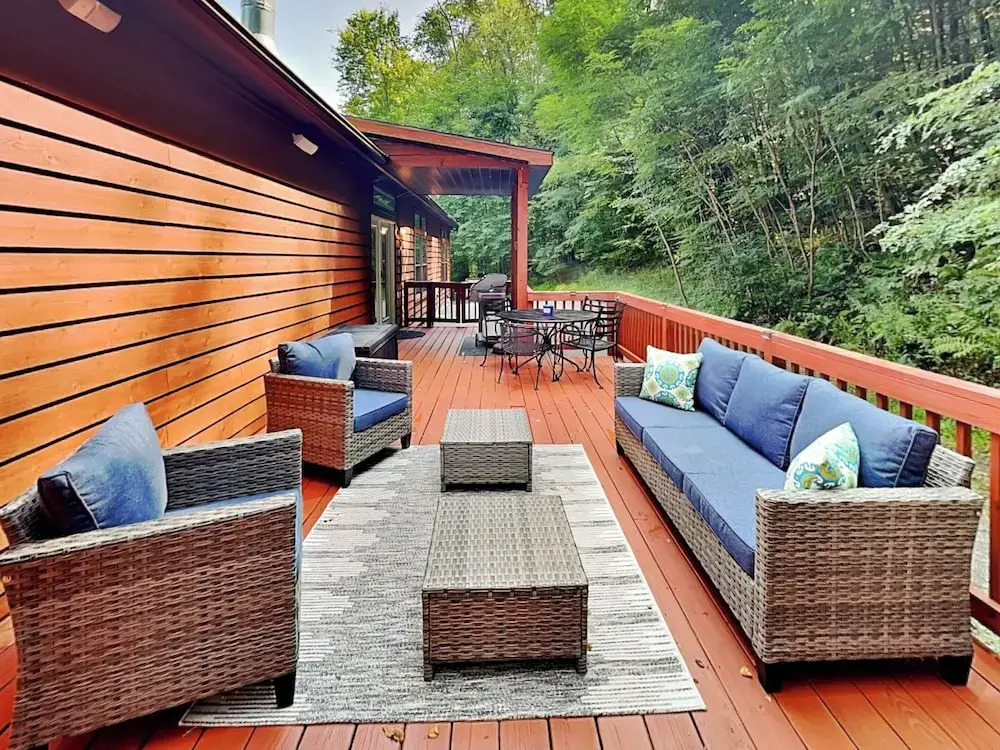 Hillside Hideaway by Taylor Made Deep Creek