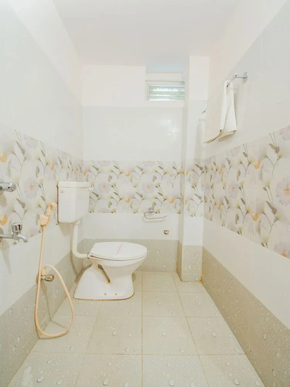 OYO 15936 Hotel Gnr Residency