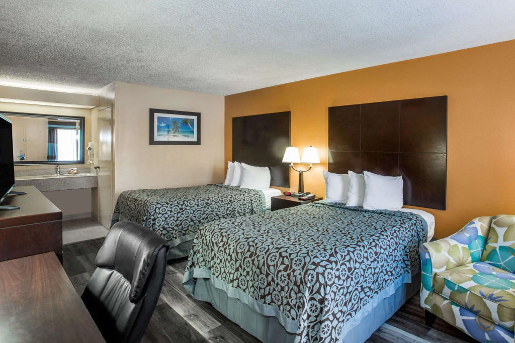 Days Inn by Wyndham Sarasota Bay