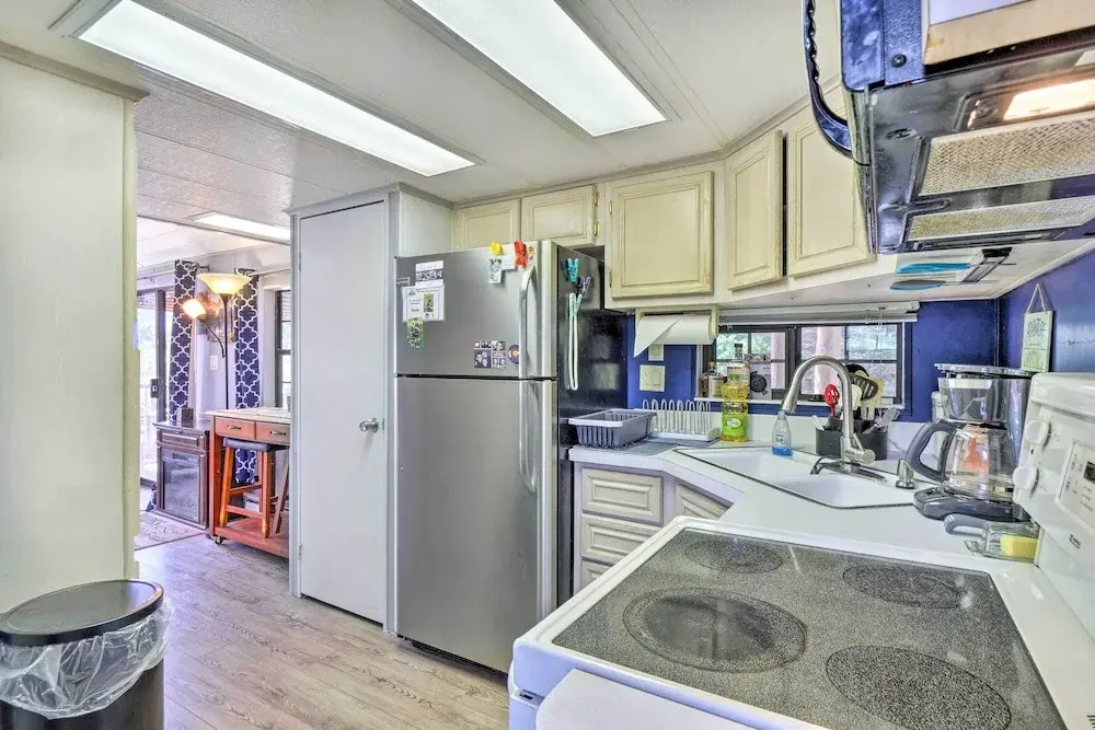 Lakefront Breckenridge Cabin: 6 Mi to Ski Resort!