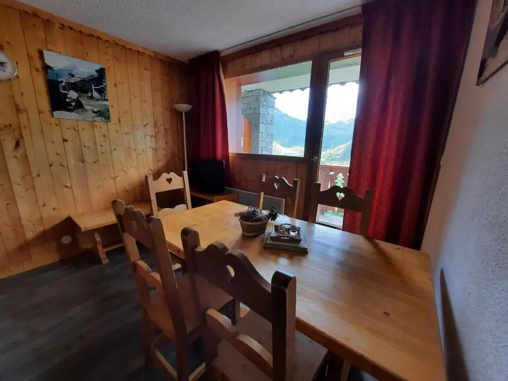 Appartement Les Menuires, 2 pièces, 6 personnes - FR-1-452-97
