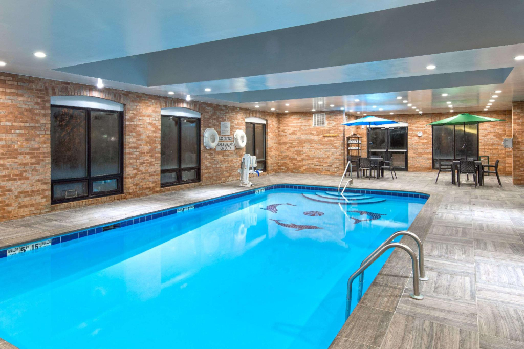 Comfort Inn & Suites Columbus North