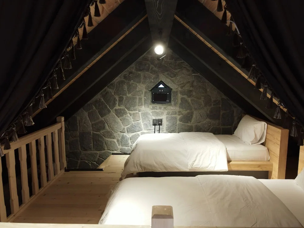 Ayder Vanak Stone Suites