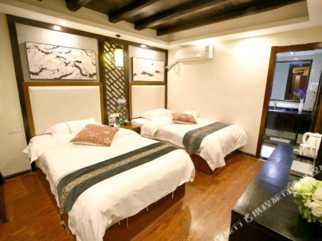 Xijiang Luanxi · Hanshe Garden Homestay (No.1 Wind and Rain Bridge)