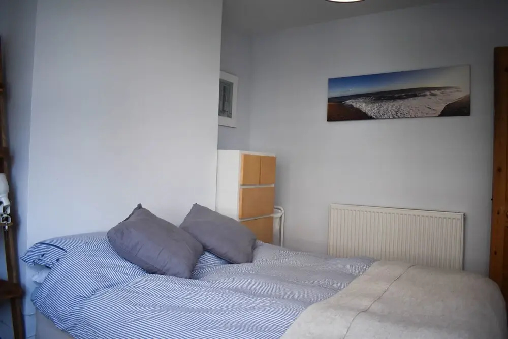 Cosy 1 Bedroom Modern Maisonette with Summertime Balcony