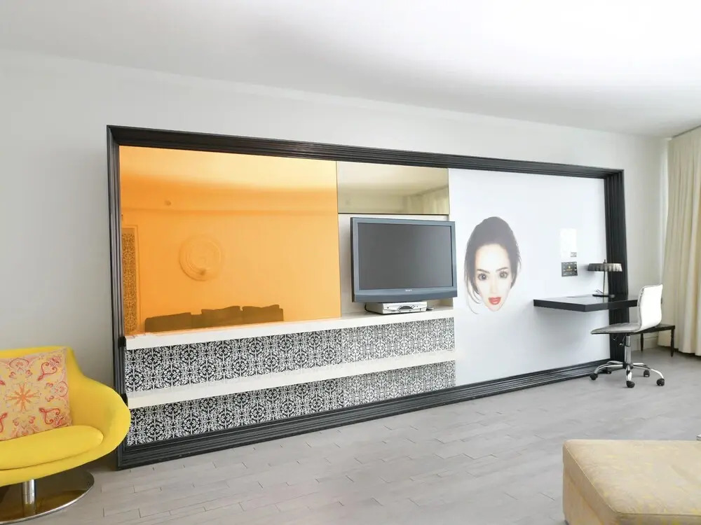 Suite 2 Rooms In a 5 Hotel #404. 2 Queen & King