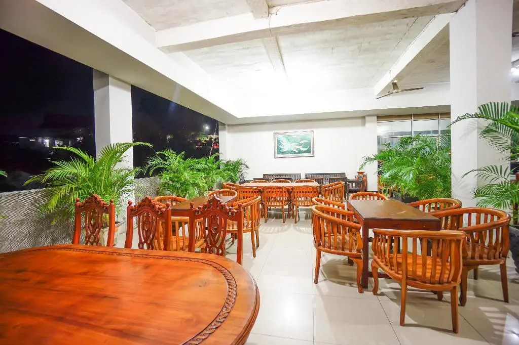 Oyo 1545 Bs Residence
