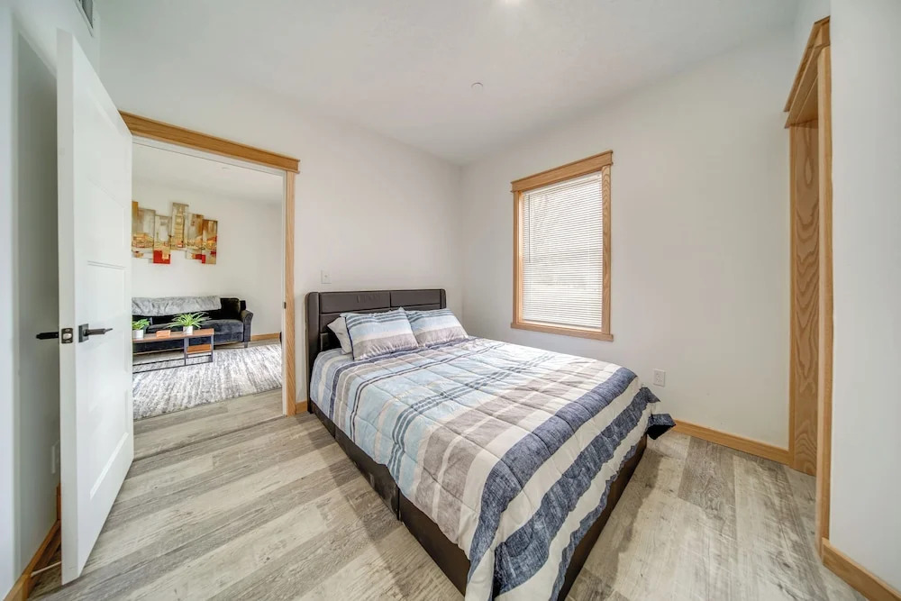 Golf Course View: Centrally Located Condo in Erie