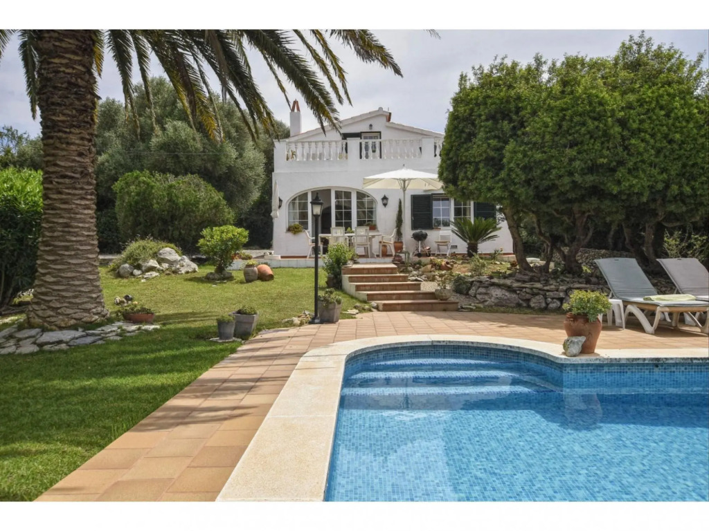 Villa with pool, garden and WIFI located 6 km from the sea in La Argentina