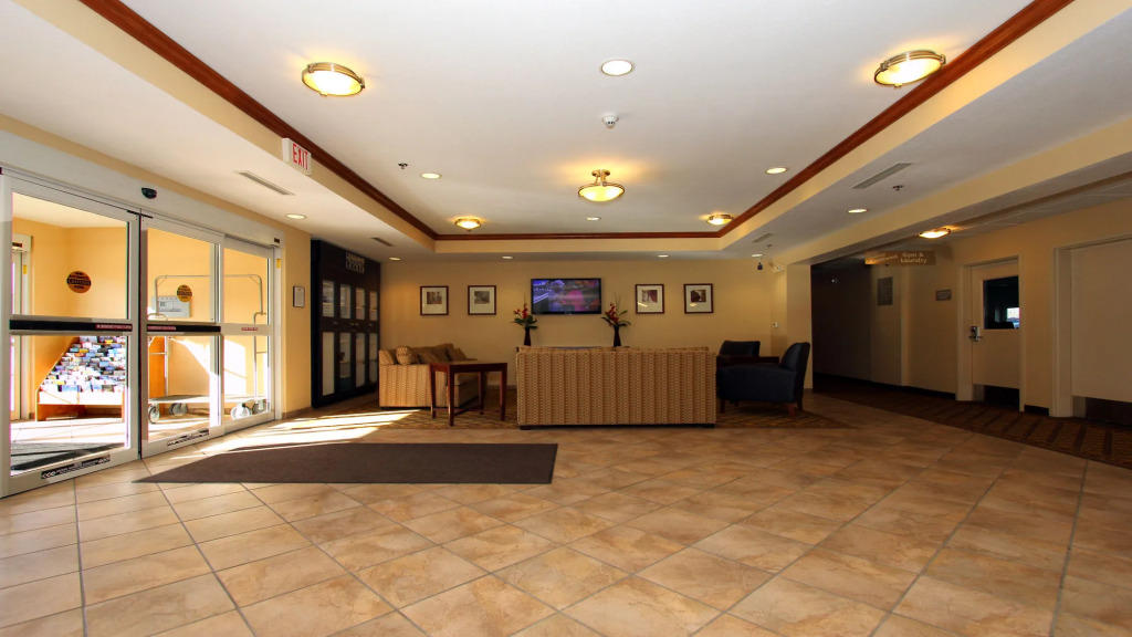 Candlewood Suites Kansas City Airport