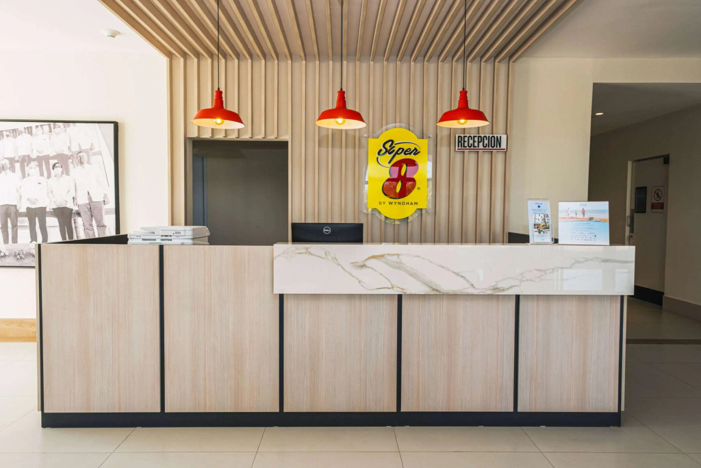 Super 8 by Wyndham Manzanillo