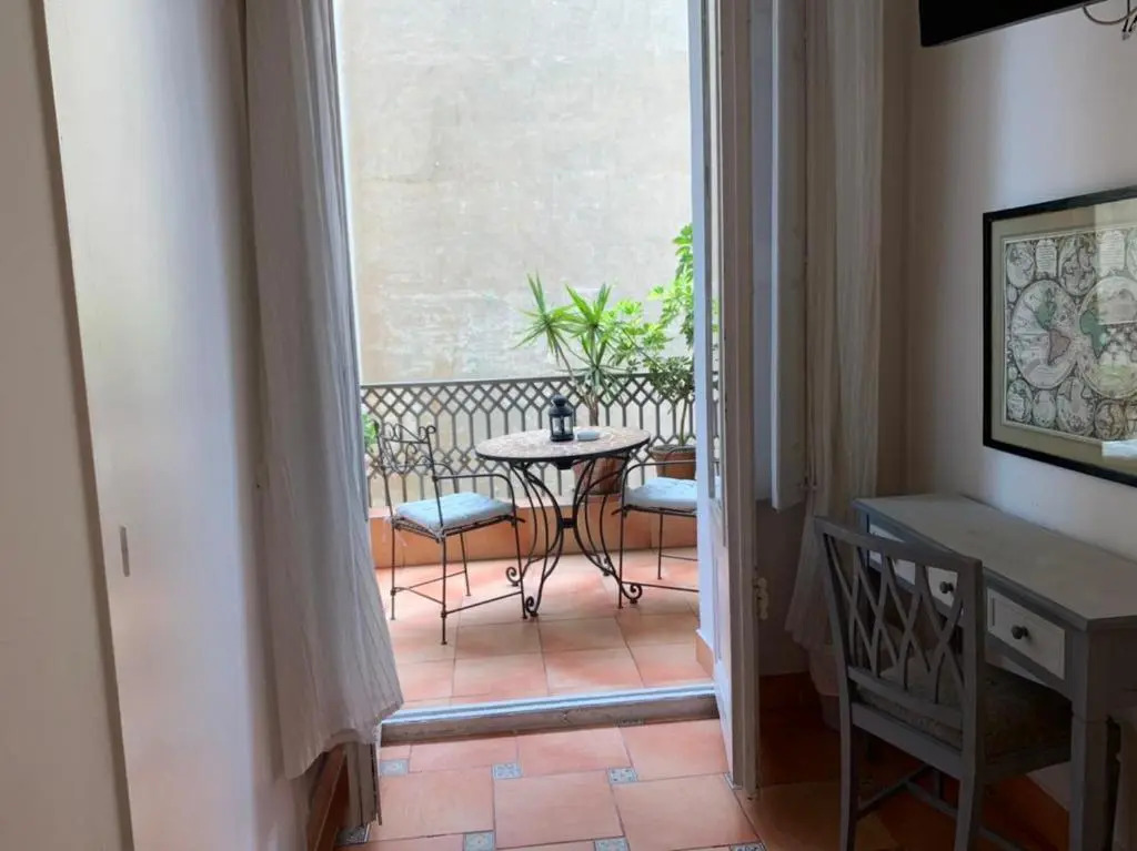 Casa Consell Gran Via, Guest House