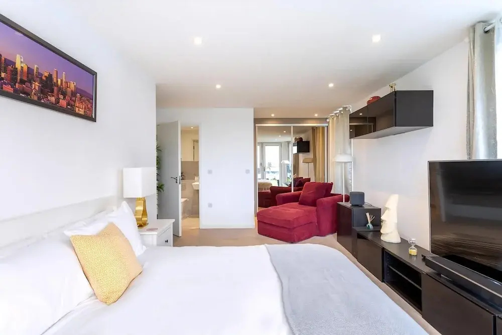 Stunning Brentford Penthouse