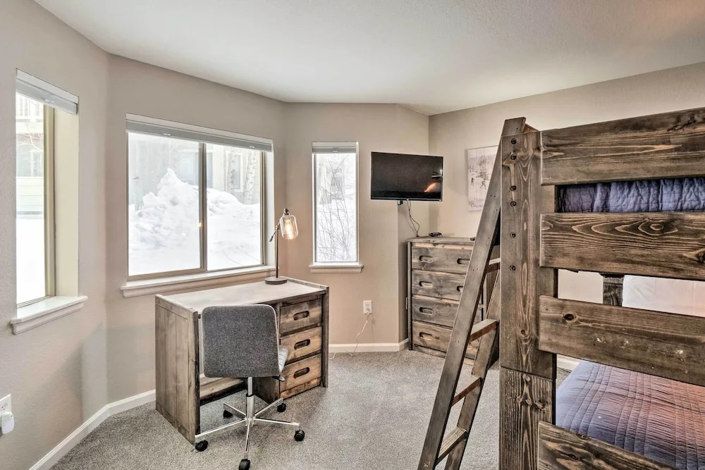 Frisco Condo w/ 2 Hot Tubs: Steps to Lake Dillon
