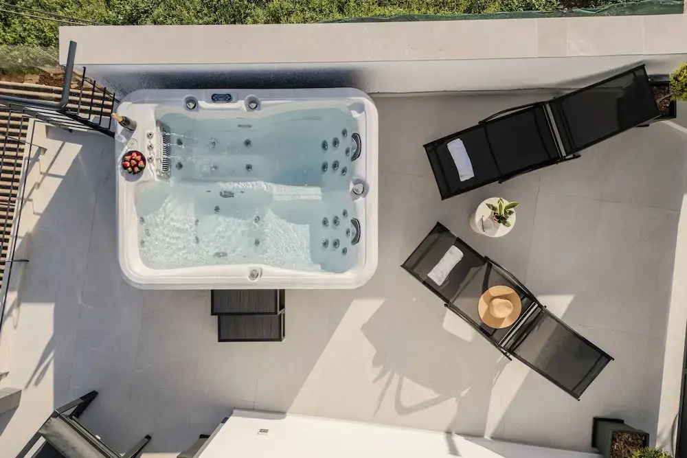 Noma Suites Tolo